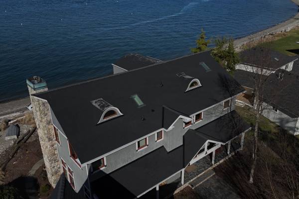 Dependable Roofing and Skylight Installation Solutions